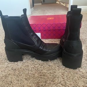 Tory Burch 9.5 Black lug sole boots